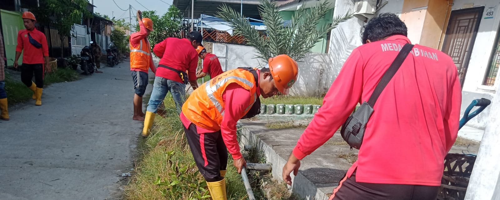 Gotong Royong di Wilayah Kecamatan Medan Labuhan