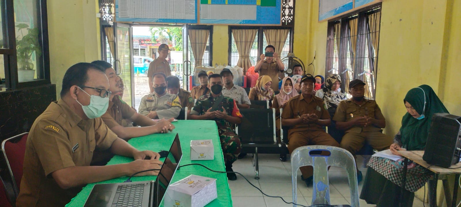 Giat Minilog Kampung Keluarga Berencana (KB) di Aula Kantor Lurah Tangkahan Kecamatan Medan Labuhan